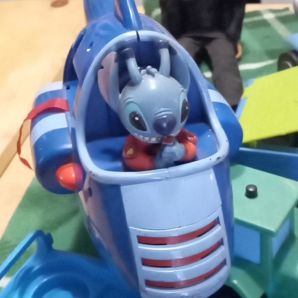 Collection of vintage toys valued at $100 - Picture 11 of 11